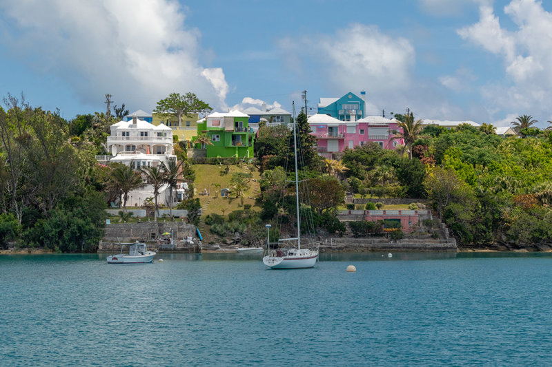 IMG_7728 View of some typical Bermudian houses with their own water frontage - Point Bay -  A Santillo 2018