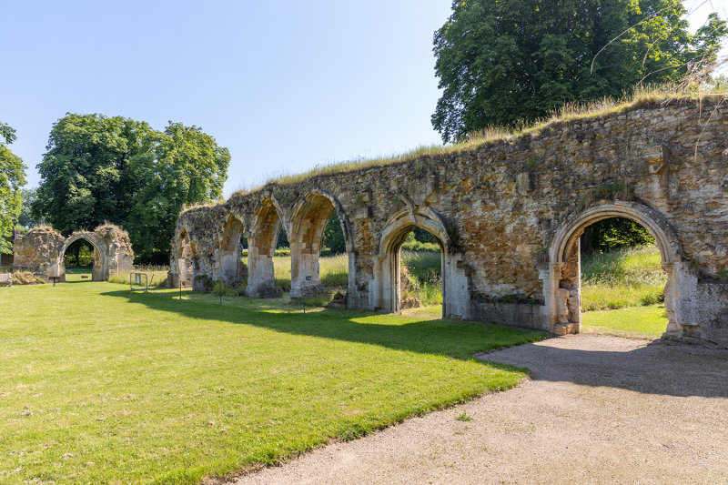 Hailes Abbey - from right to left, the Vestry, the Chapter House, the Parlour and  the Monks Dorter Over.