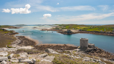 CRW_02014.jpg Cromwell Castle New Grimsby Harbour, Bryher & Tresco Flats - Tresco -  A Santillo 2004