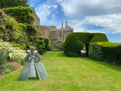 The Queen's Garden - Berkley Castle