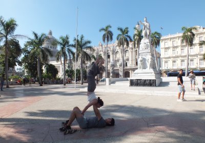 Yoga in Parque Central