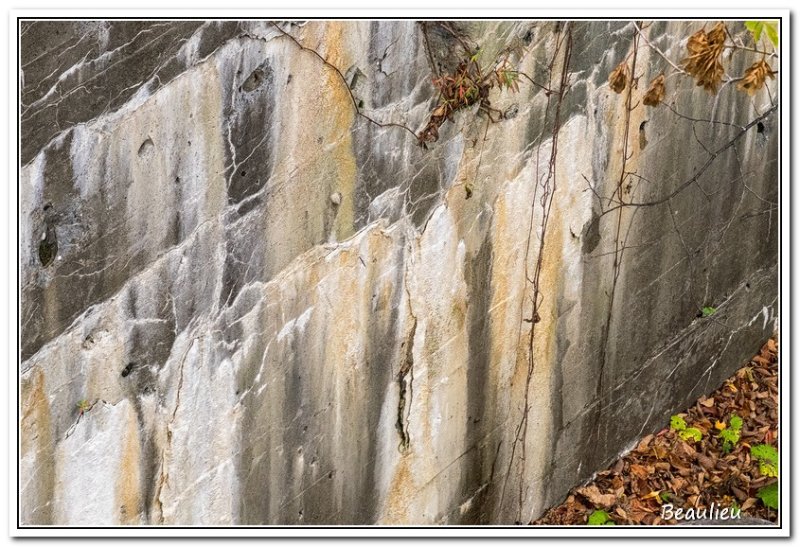 Au pied du mur