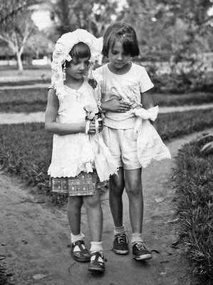1954 - 1957 Susie & Cathie playing Wedding - 2.jpg
