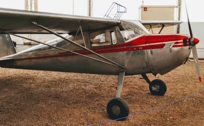 Cessna 140, YYC Hangar Museum
