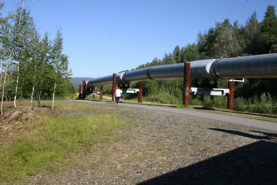 Alaskan oil pipeline_2.jpg