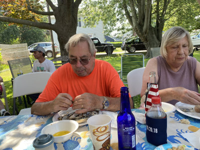 paul&claudia eating.jpg