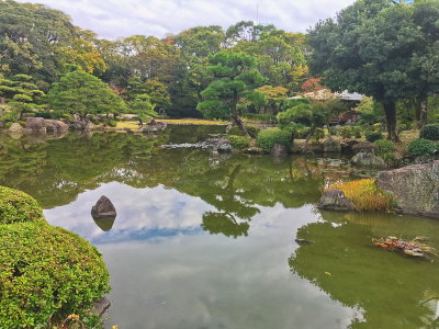 Keitakuen Garden 慶沢園