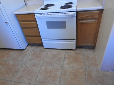 Kitchen 011_resize.JPG