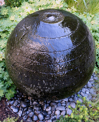 Sphere fountain.