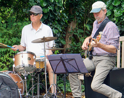 Seasmoke Trio. Peter Braddock and Doug Green.