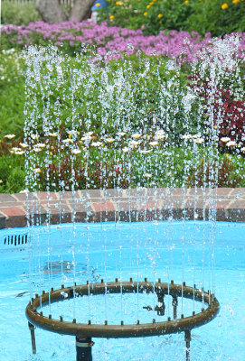Circular fountain.