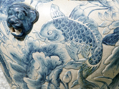 Alternate view of Chinoiserie urn, detail.