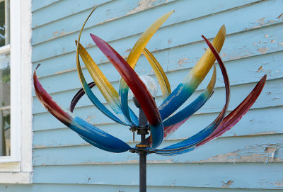 Tulip wind spinner.
