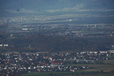 Blick auf Bad Erlach, Linsberg und Schwarzauer Kirchtrme