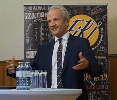 Dr. Roman Dopler