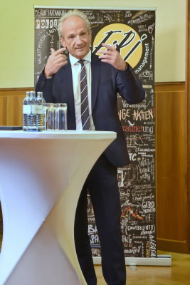 geht in seiner Laudation