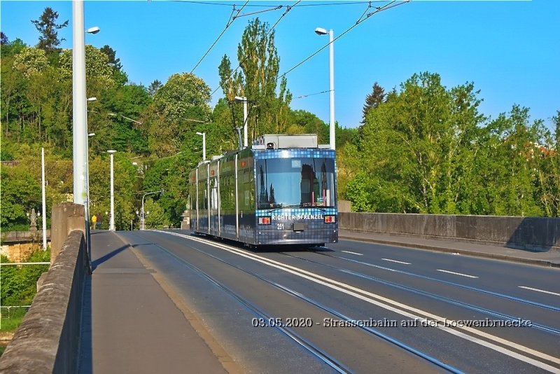 03.05.2020 - Strassenbahn auf der Loewenbruecke.jpg