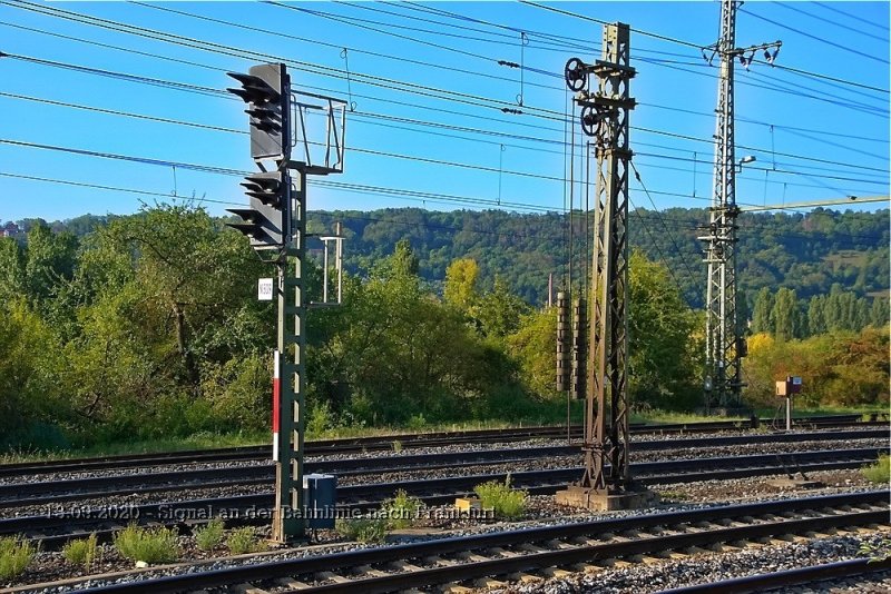 13.09.2020 - Signal an der Bahnlinie nach Frankfurt.jpg