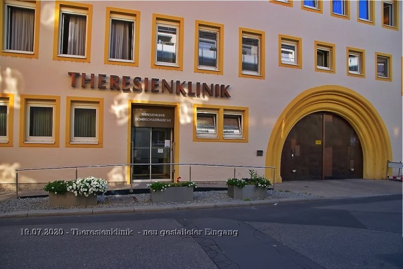 19.07.2020 - Theresienklinik  - neu gestalteter Eingang.jpg