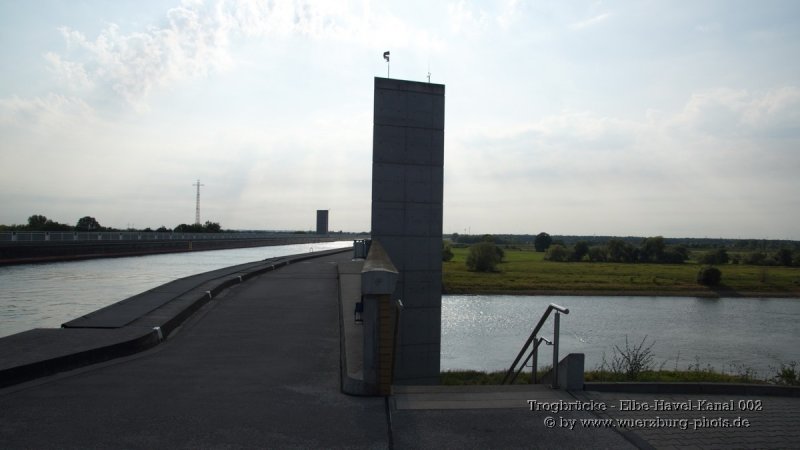 Trogbruecke - Elbe-Havel-Kanal 002.jpg