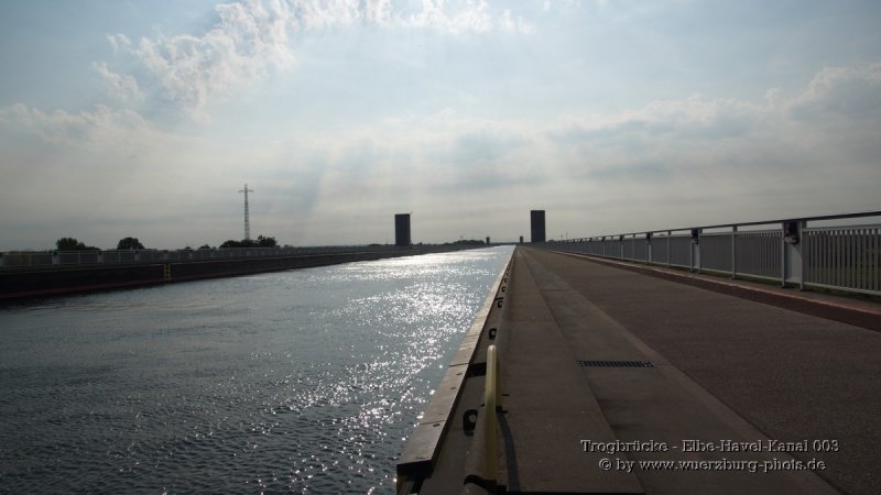 Trogbruecke - Elbe-Havel-Kanal 003.jpg