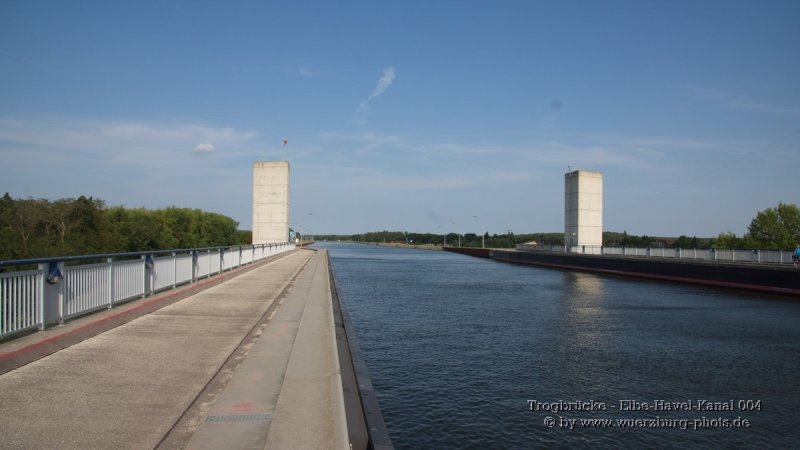Trogbruecke - Elbe-Havel-Kanal 004.jpg