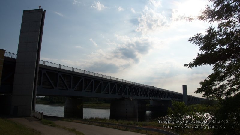 Trogbruecke - Elbe-Havel-Kanal 013.jpg