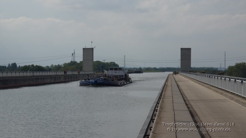 Trogbruecke - Elbe-Havel-Kanal 014.jpg