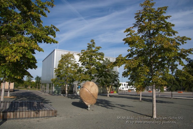 06.09.2020 - Hubland - Platz am Cube 001.jpg