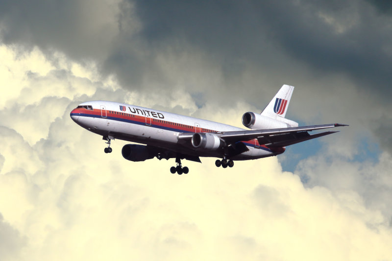 Chicago, IL UAL DC-10 Approach4L7A1961.jpg