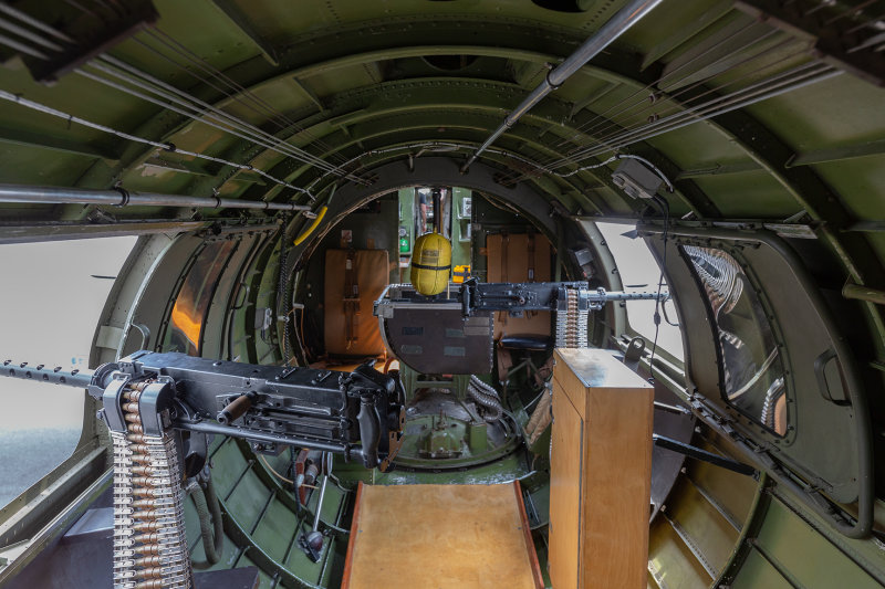 Boeing B-17G, Waist Gunners Positions