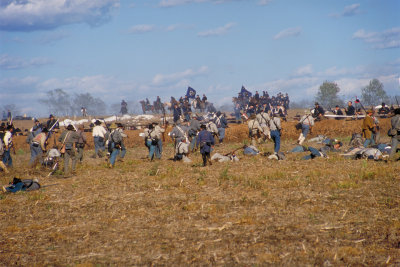 Spring Hill, Confederate Assault