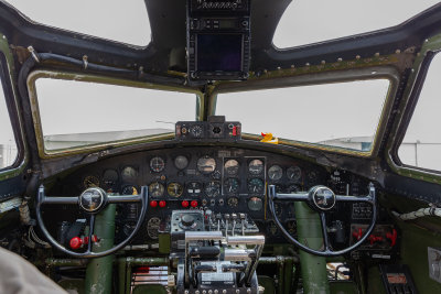 Boeing B-17G Cockpit