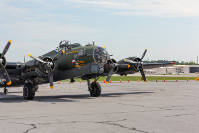 Boeing B-17G, Taxiing For Takeoff