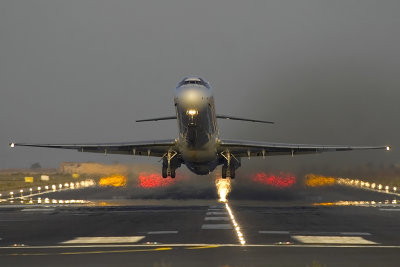 MD-80 taking off from Faro