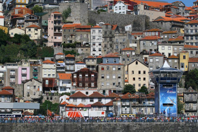 600000 spectators packed the banks of the Douro River in Porto/Gaia