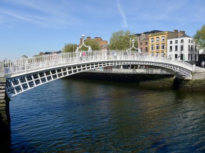 Ha' Penny Bridge