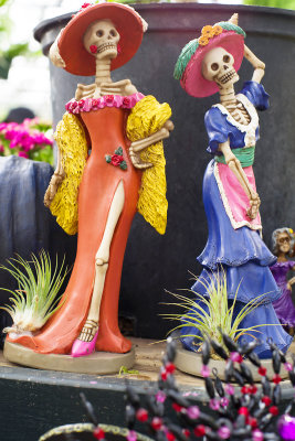 strike a pose for Dia de los Muertos