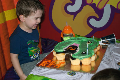 3 candles on T-rex