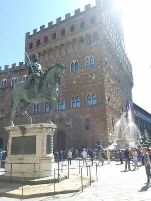 Cosimo l in Piazza della Signoria