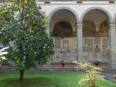 Santo Spirito  Cloister of the Dead takes its name from the great number of tombstone decorating its walls, built around 1600