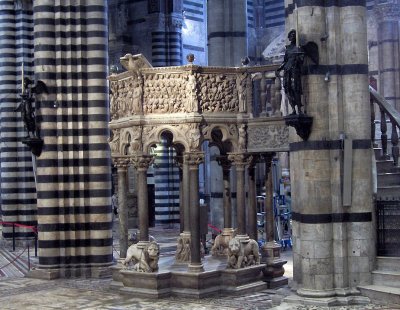 Siena Pisano's Pulpit 1268, a precursor of the Renaissance
