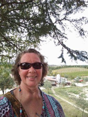 The Fattoria Poggio Alloro- Farm and Vineyard in the Chianti wine region h  Selfie time