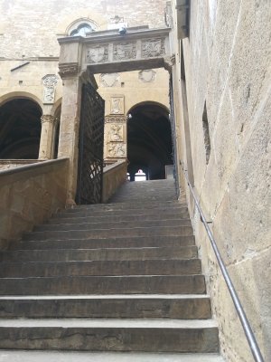 Stairway to go back 100 years, Michelangelo nor the Renaissance has been born, & see groundbreaking statues started it all