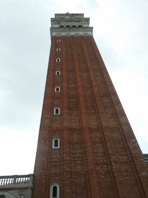 Campanile rebuilt(1912)-original(1100's) was also the lighthouse for the Grand Canal until it toppled into the plaza.