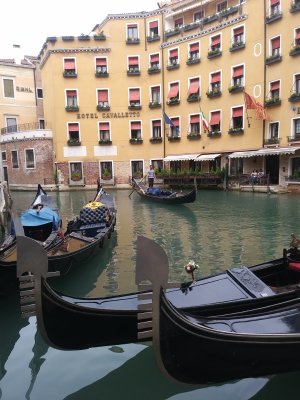 Gondolas are 35 ft long, 5 ft wide & weigh 1,100 lbs. Painted black as a result of a 17th century law to eliminate competition