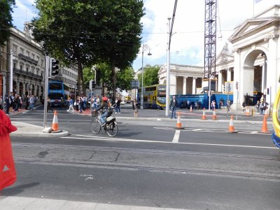 Busy intersection in front of Trinity College Dublin
