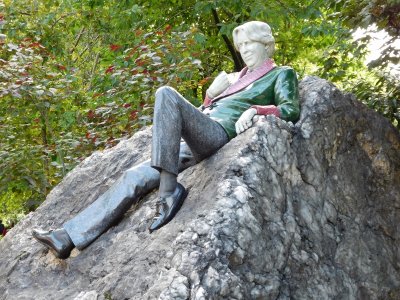 Oscar Wilde ,author, playwright and poet was born in 1854 at no. 1 Merrion Square- just across the road from his sculpture