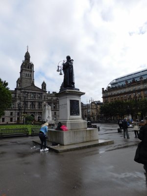 Statue of William Ewart Gladstone in front of the City Chambers which were completed in 1889