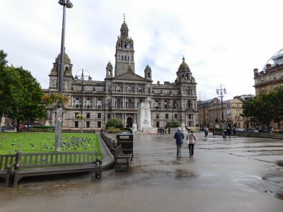 George Square is surrounded by architecturally important buildings including on the east side the palatial Municipal Chambers